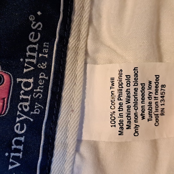 Vineyard Vines boys size 14 swordfish embroidered shorts. VGUC - Picture 6 of 6